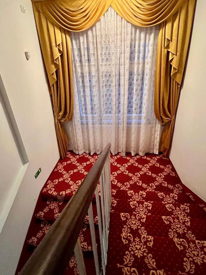 Zlaty Sloup Hotel KLV Exterior foto